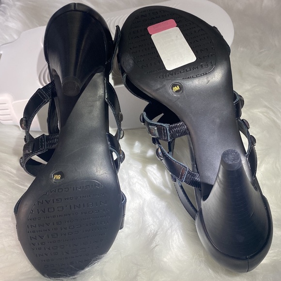 Women’s  black Gianni Bini heels.  Size 8m Leather upper, man made lining/sole - Picture 5 of 6